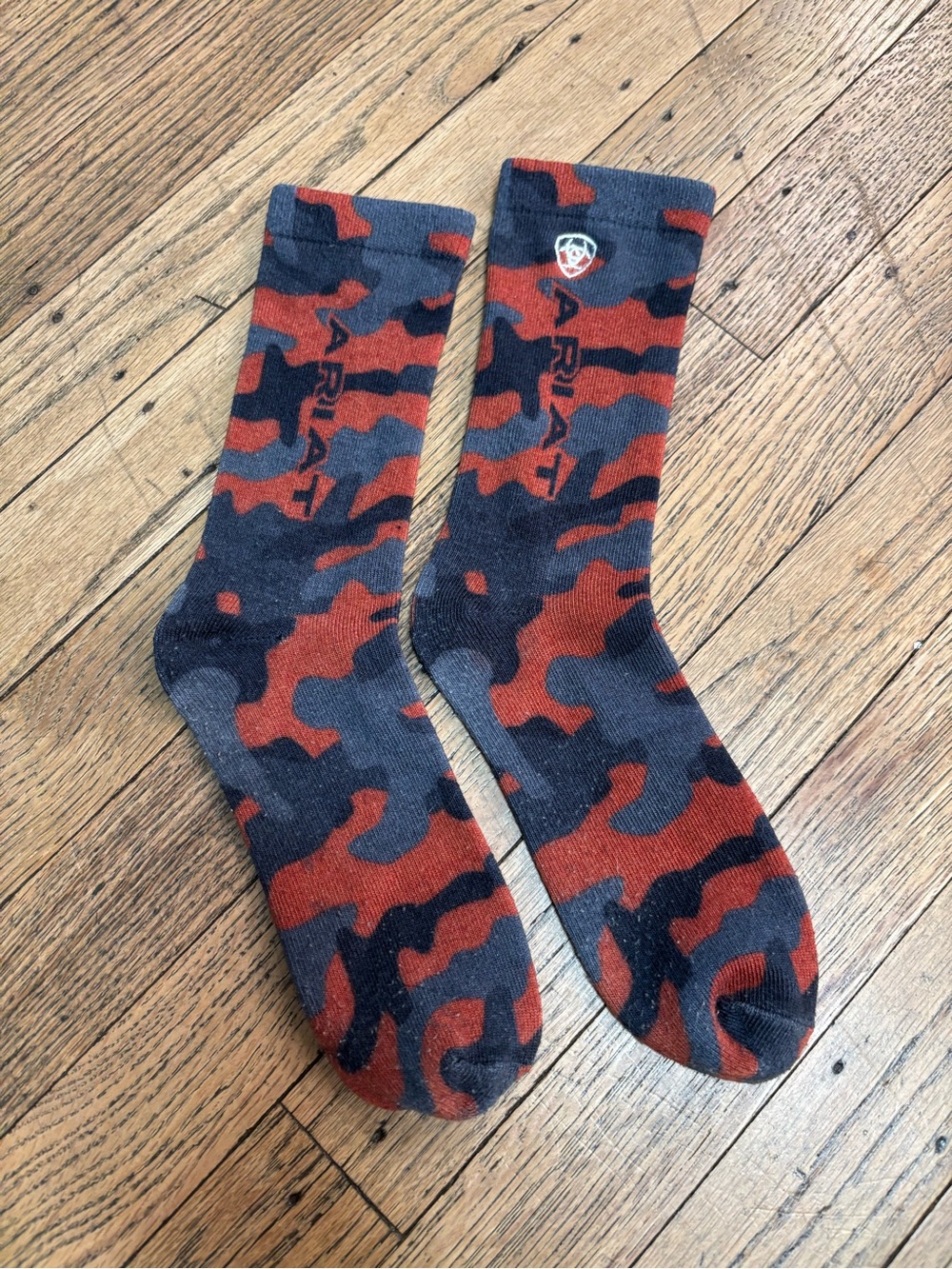 Ariat Men's Rust Red & Black Camo Crew Socks